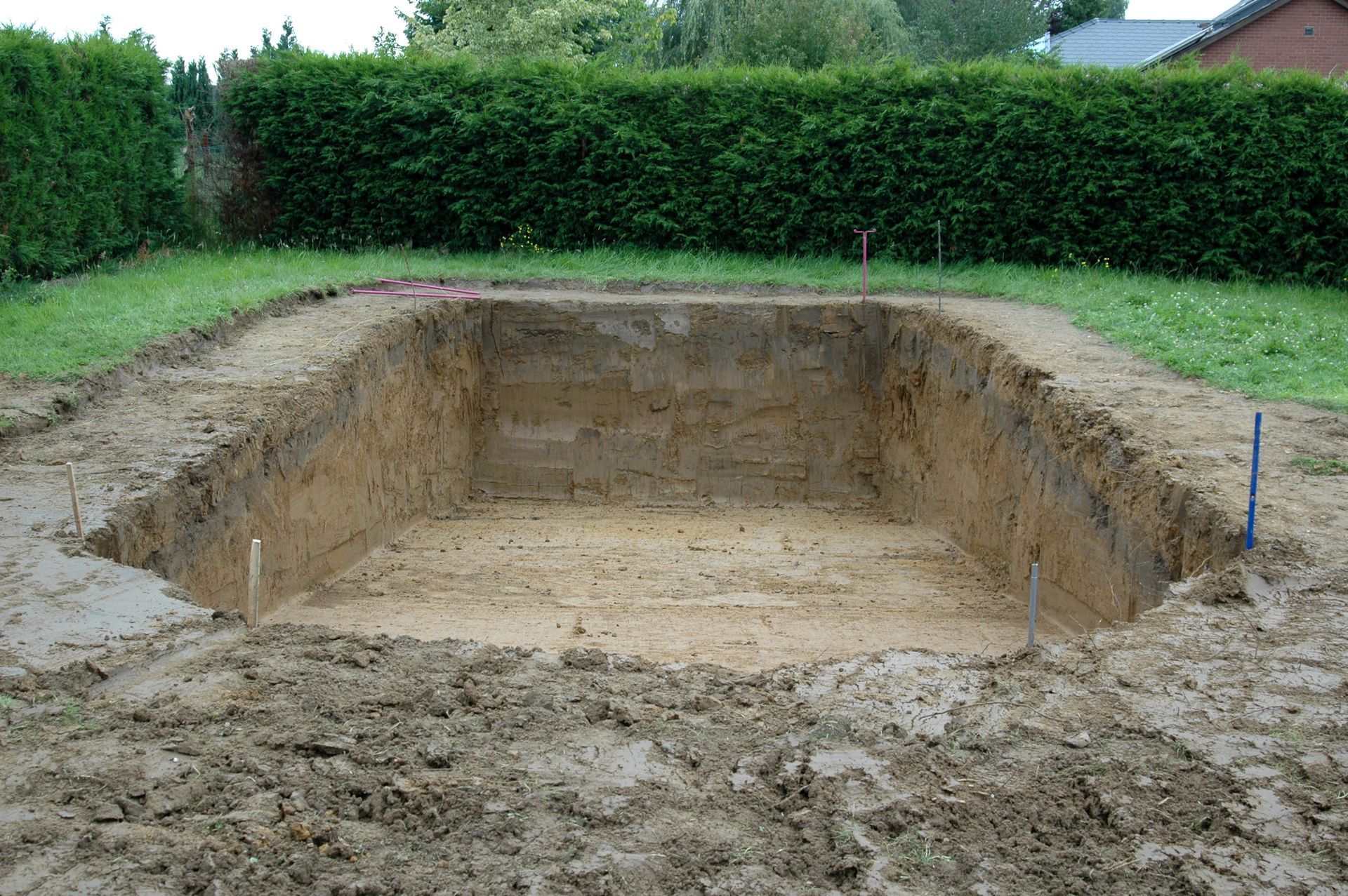 Emplacement creusé pour piscine