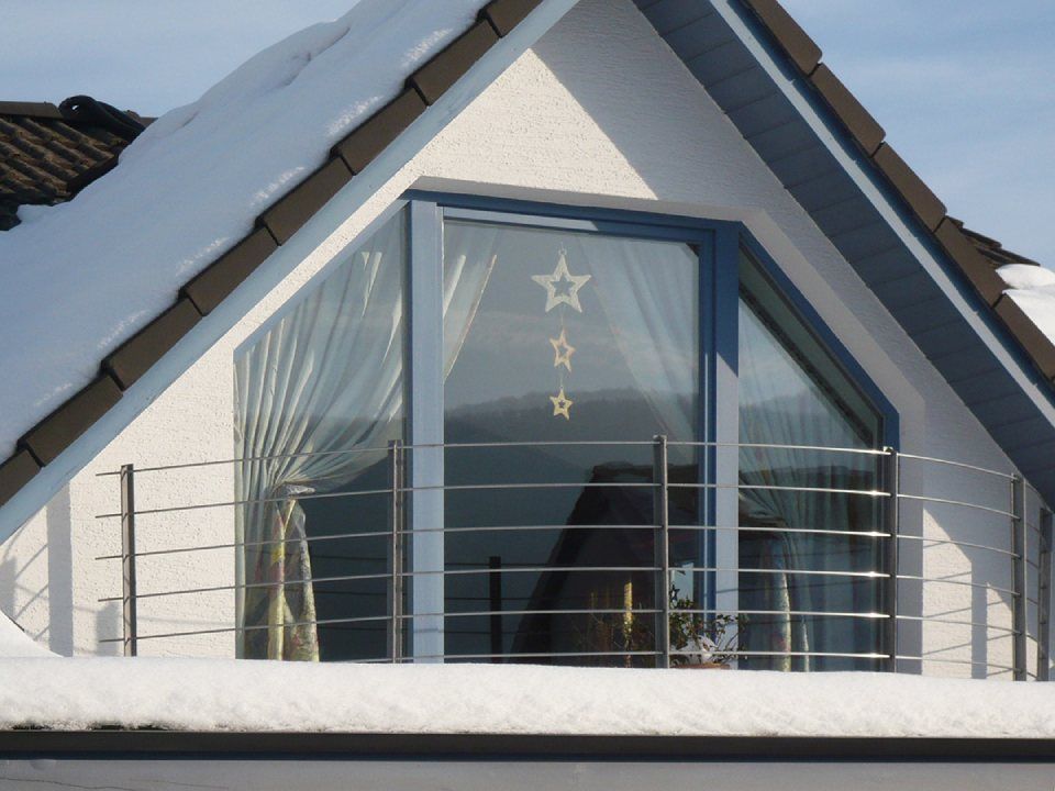 Traditionelle Fenster aus Holz von der Bernd Fauser Fensterbau GmbH aus Hattenhofen.