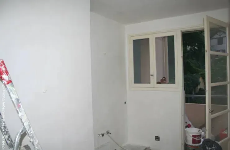 Pièce avec porte vitrée rénovée