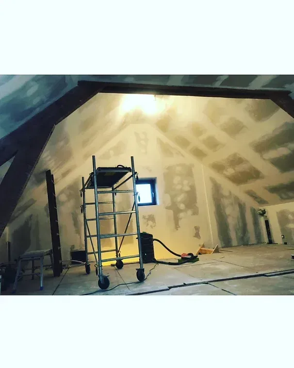 Pose de cloisons sous les combles