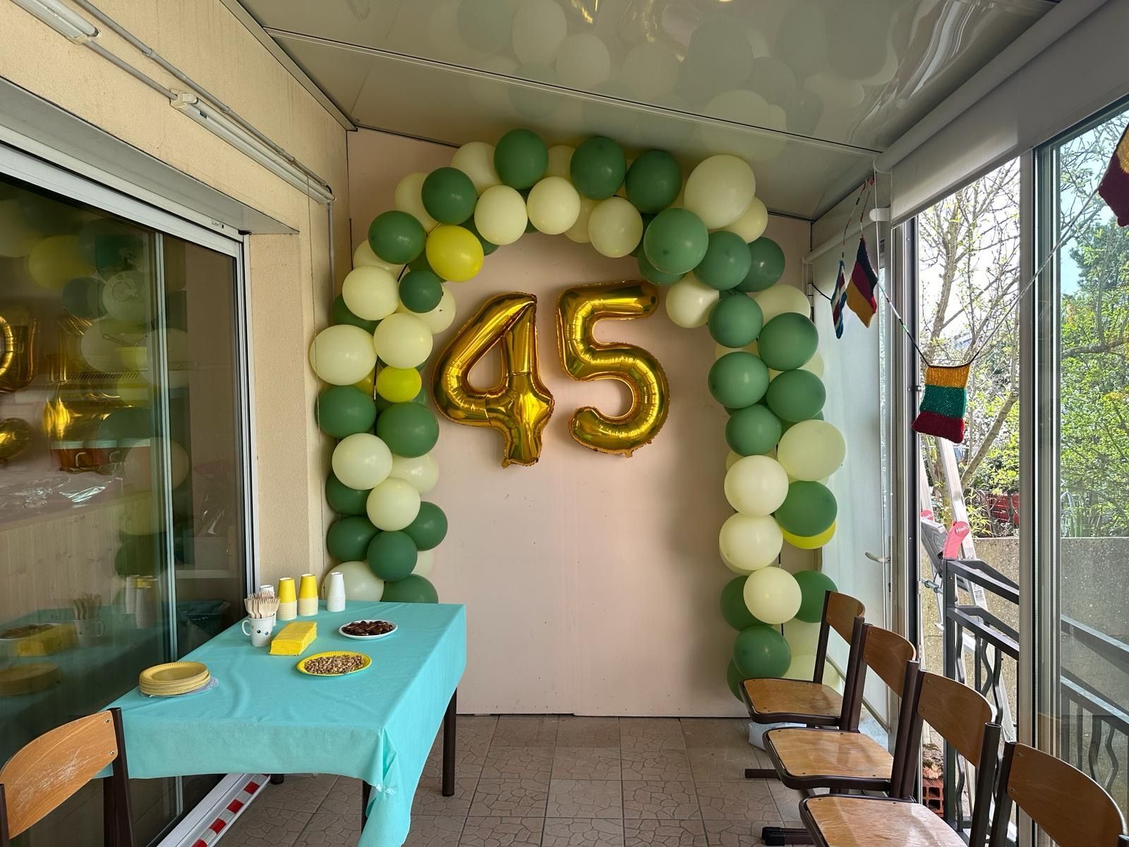 Arche de ballon vert et blanc