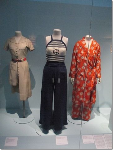 Mannequins avec des vêtements