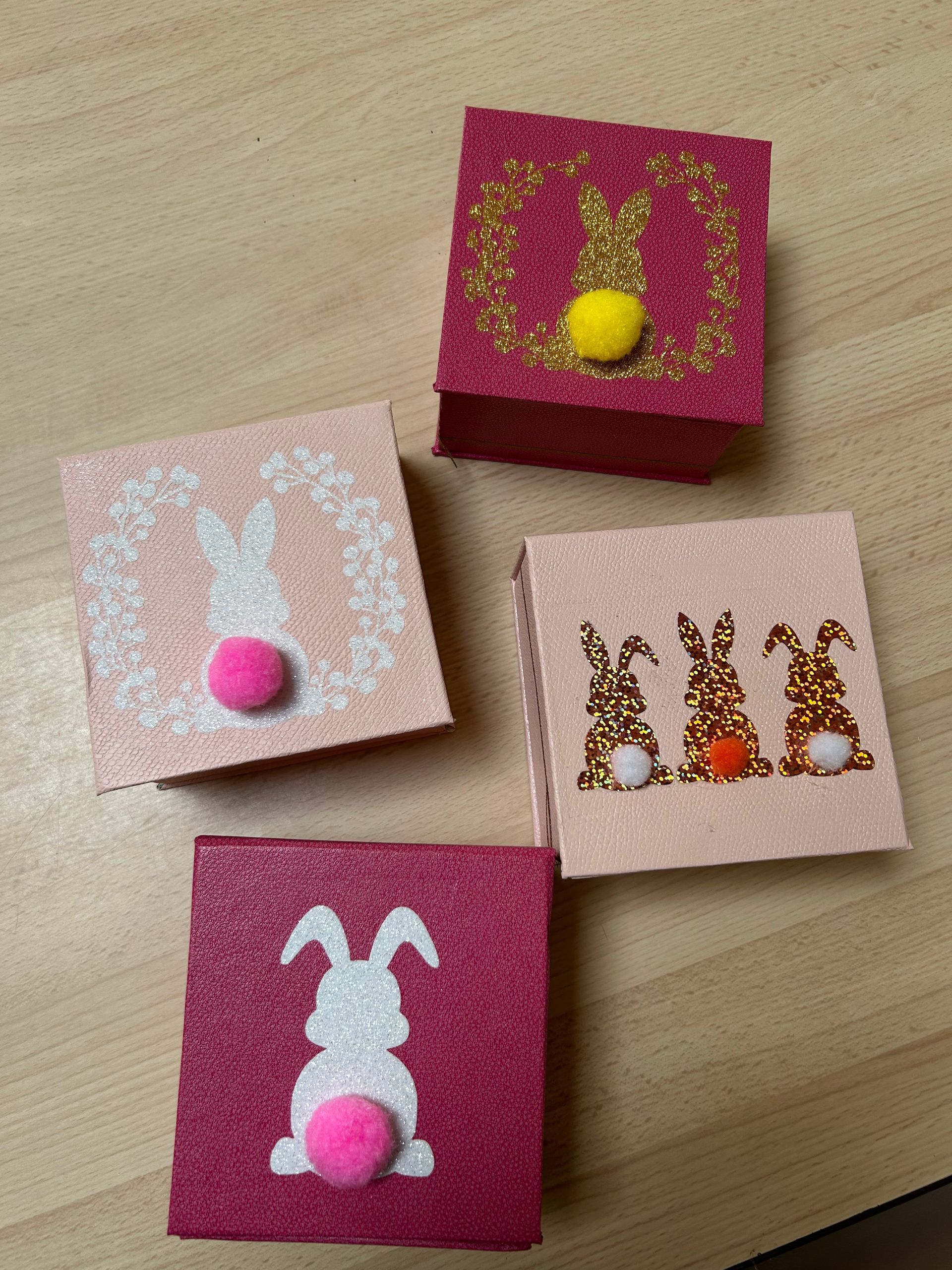 Créations manuelles avec de petits lapins