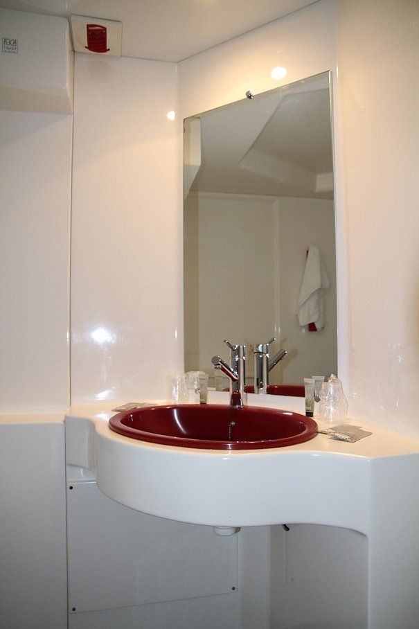 La salle de bains privative de votre chambre à l'Europe Hôtel