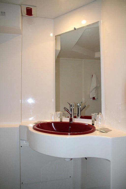 Salle de bains privative dans votre chambre à l'Europe Hôtel