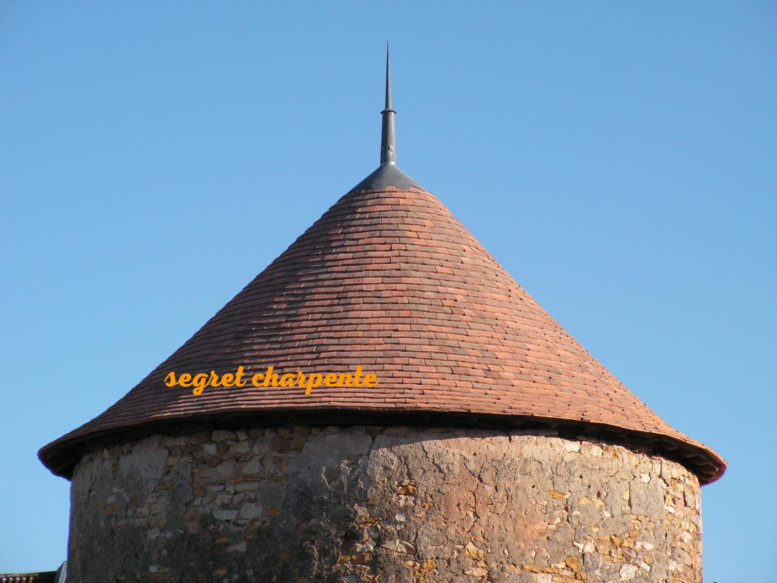 Couverture en tuiles de pigeonnier