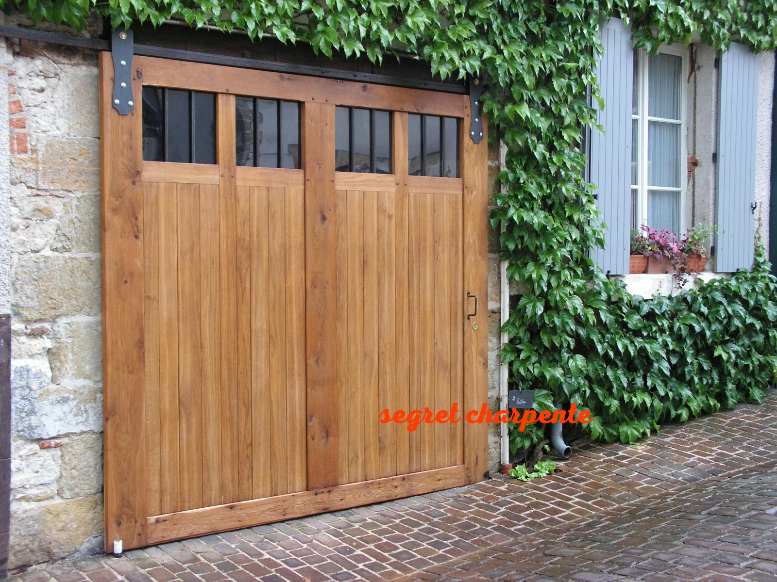 Porte de garage suspendue chêne massif à Mennetou sur Cher (41)