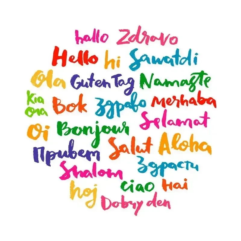 Un montón de idiomas diferentes están escritos en un círculo.