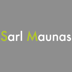 Logo Sarl Maunas, texte blanc sur fond gris. «S» et «a» en vert.