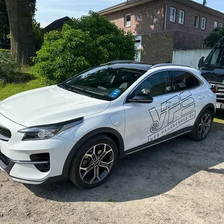 KIA Automatik Hybrid als Ausbildungsfahrzeug der VFS