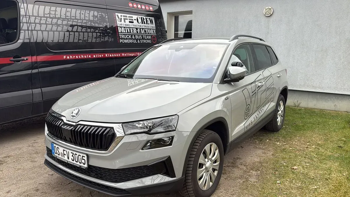 Škoda Karoq Automatik als Ausbildungsfahrzeug der VFS