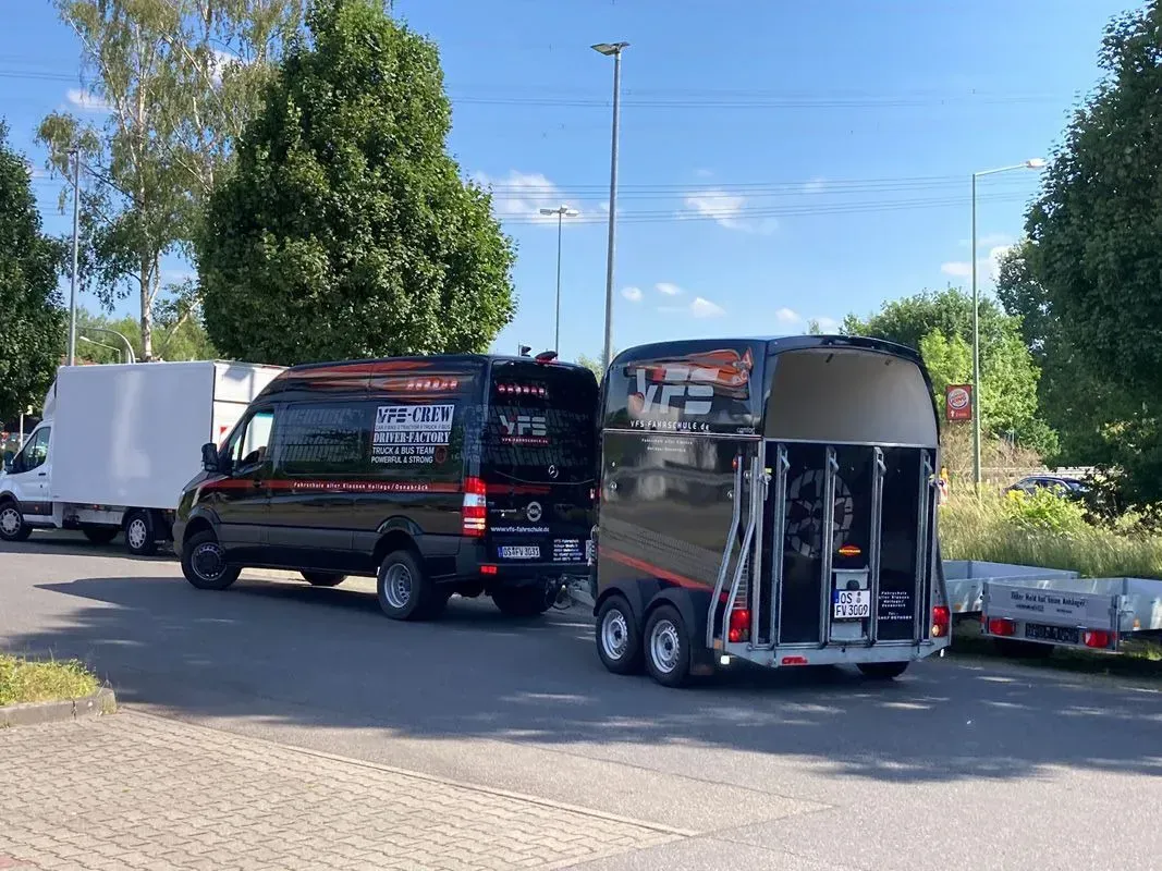 Autotransport-Anhänger für die Ausbildung bei VFS