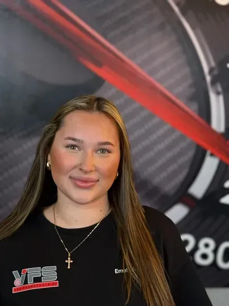 Emely Frank - Fahrschule VFS