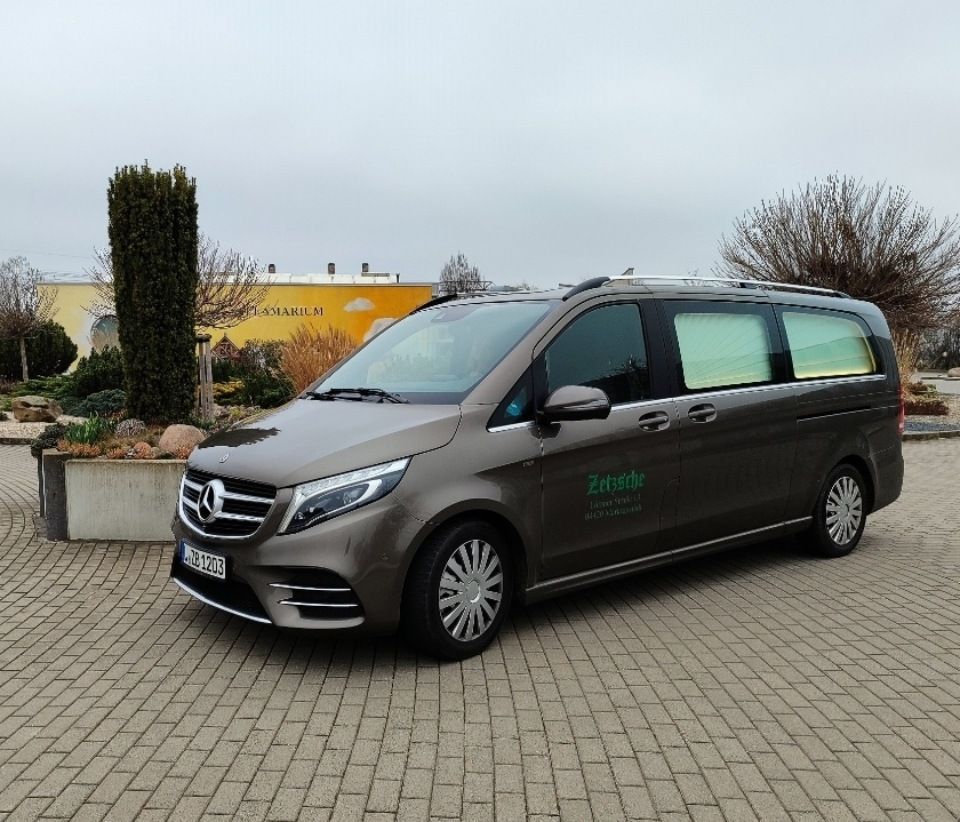 Bestattungsinstitut Zetzsche, Fahrzeug