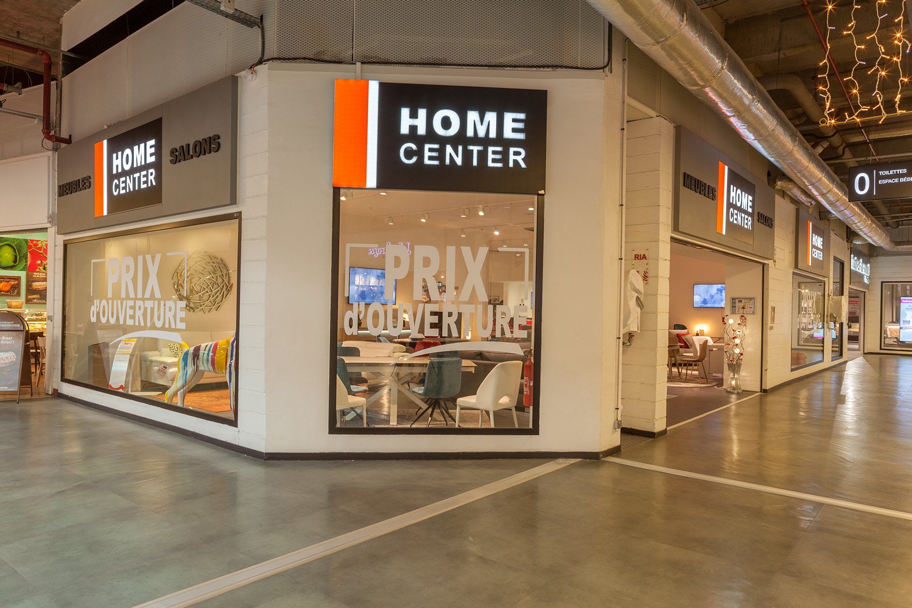 Photo du côté de la diagonale du magasin Home Center