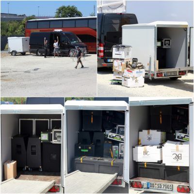 Ein Anhänger mit einem Nummernschild mit Aufschrift