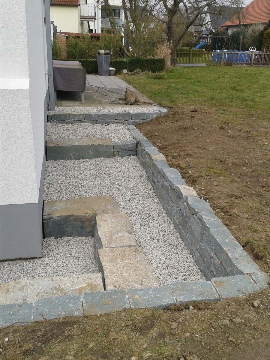 eine Reihe von Stufen , die zu einem Haus führen - Traumgärten Benjamin Biermeyer aus Soest