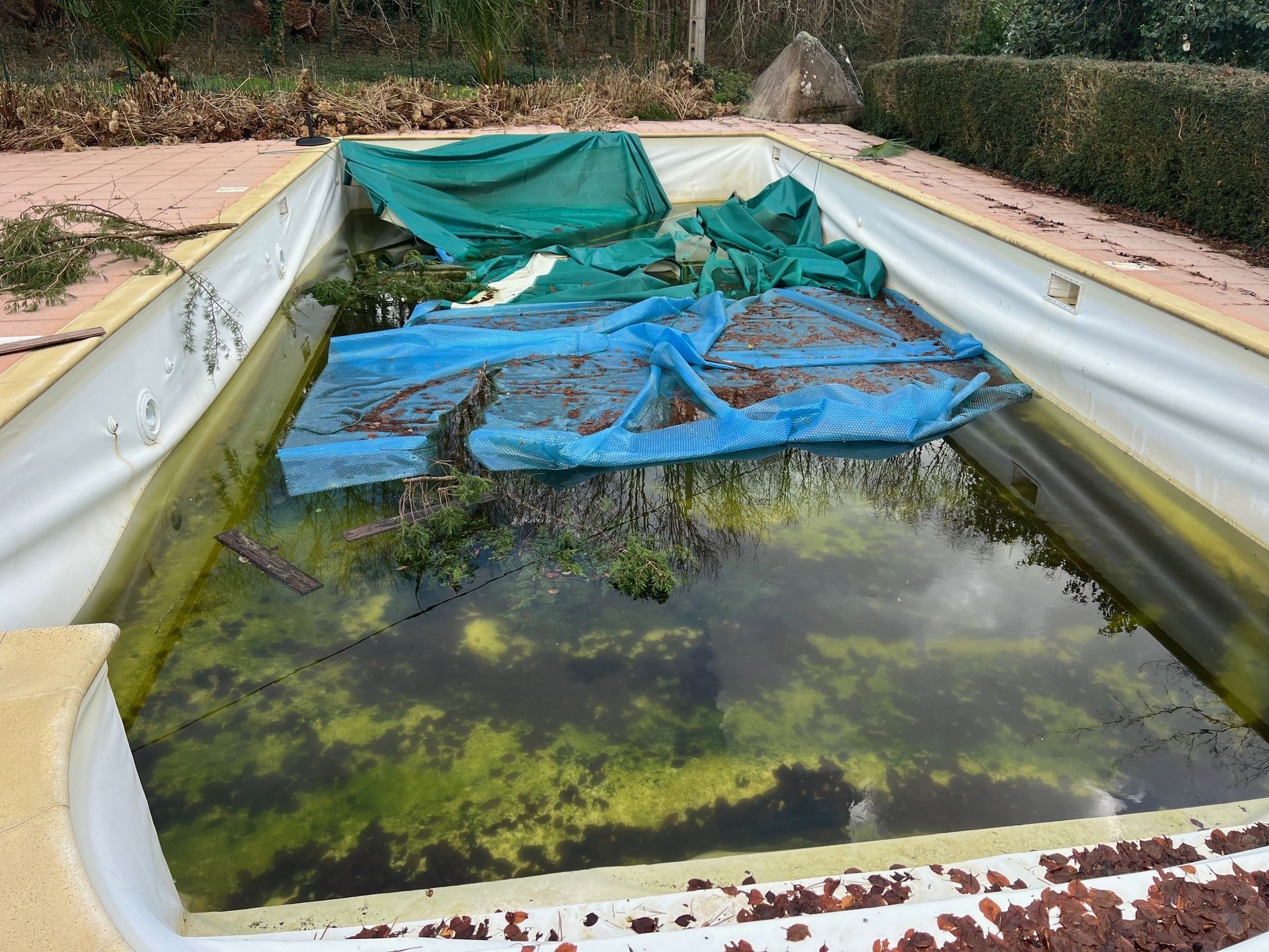 Rénovation d'une piscine creusée - avant