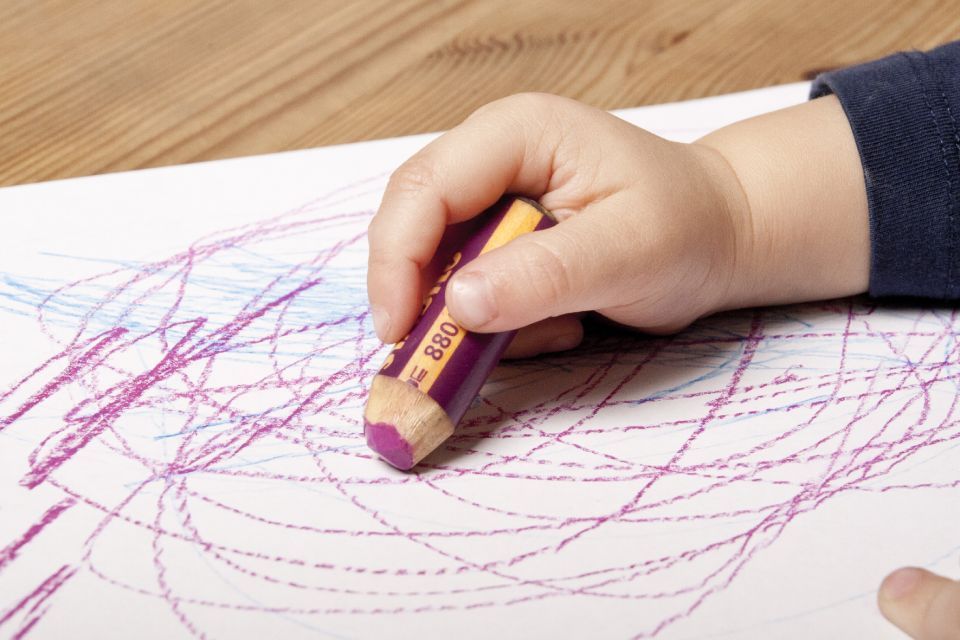 Zeichnung mit lila Stift