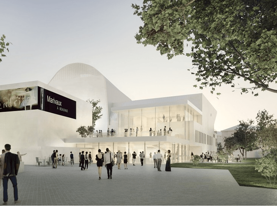 Bâtiment blanc moderne avec façade en verre et des passants se promenant sur une place ombragée par des arbres