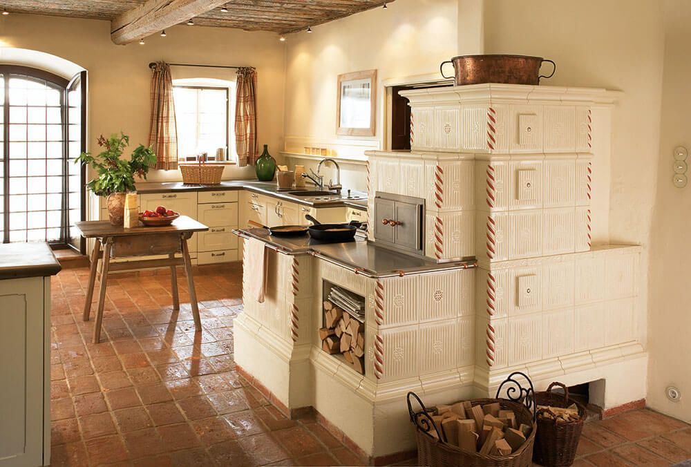 Kachelherde mit Keramik von Sommerhuber