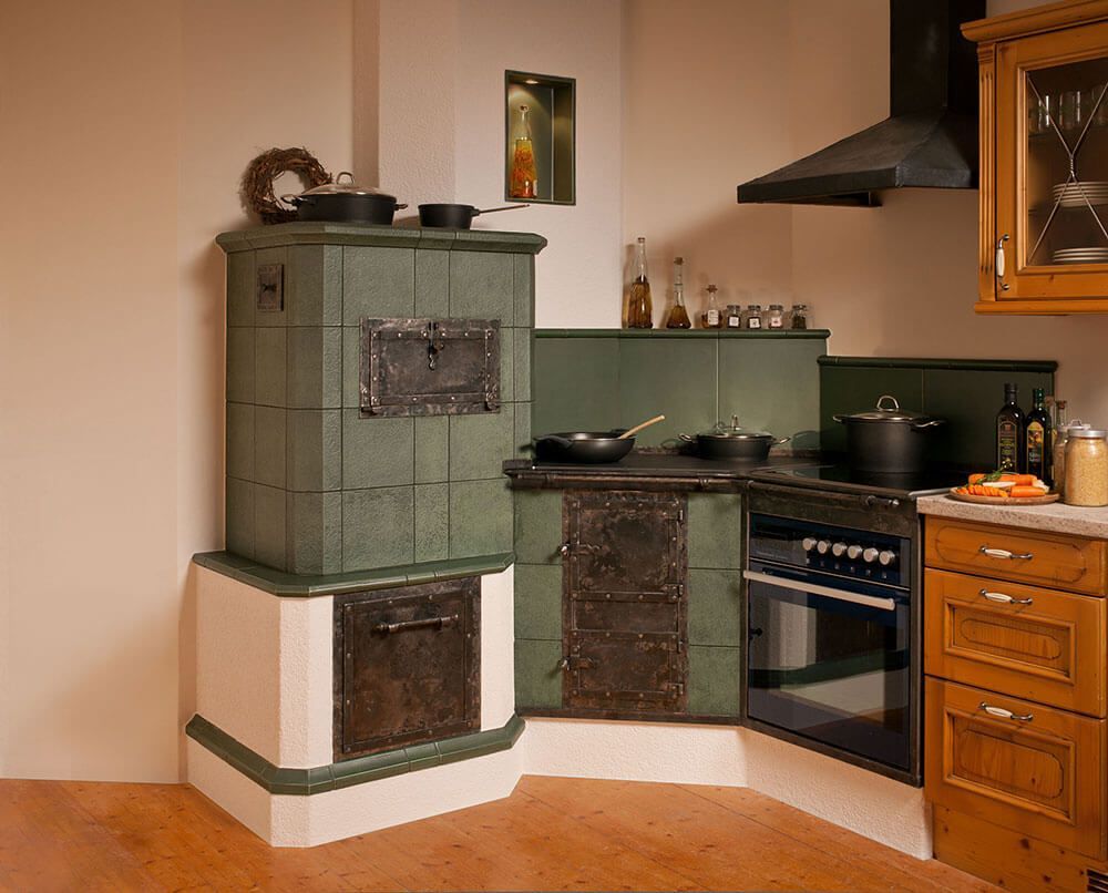 Kachelherde mit Keramik von Sommerhuber