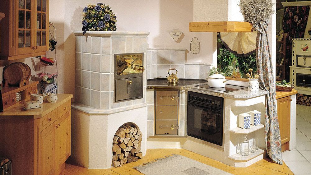 Kachelherde mit Keramik von Sommerhuber