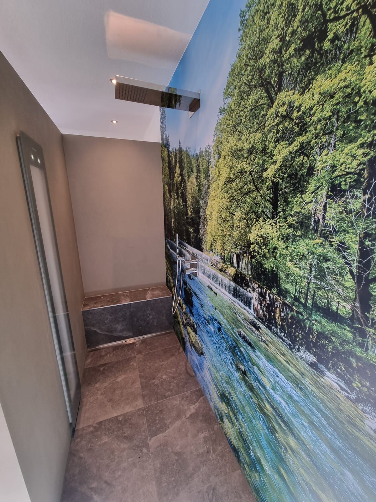 Wand mit einer Natur-Fototapete