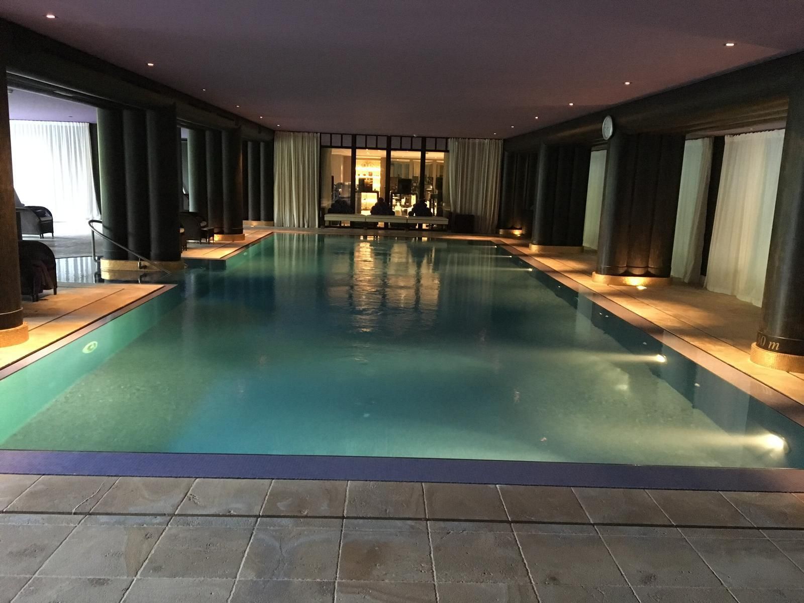 piscine intérieure