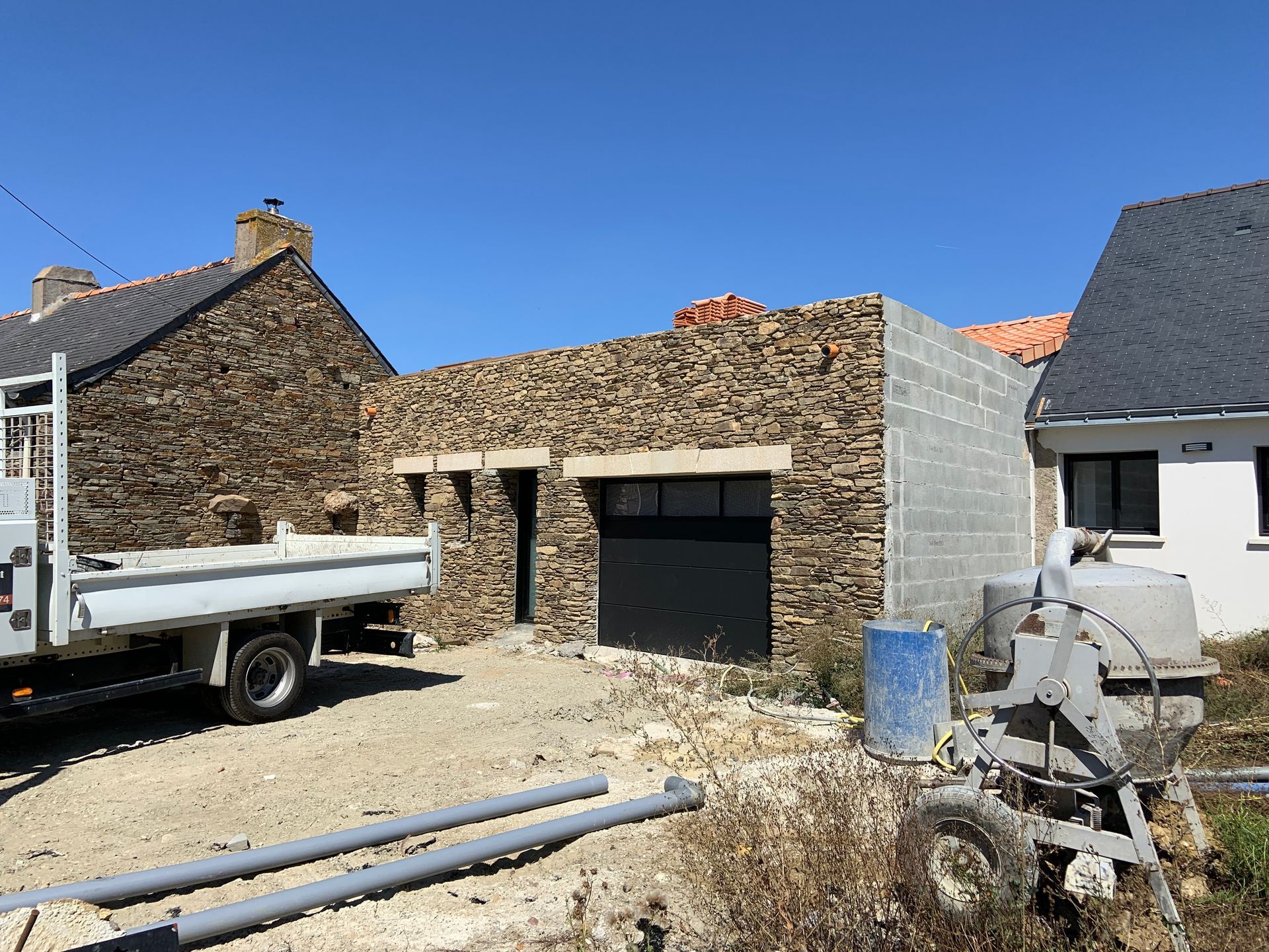 Construction de maison béton et pierres