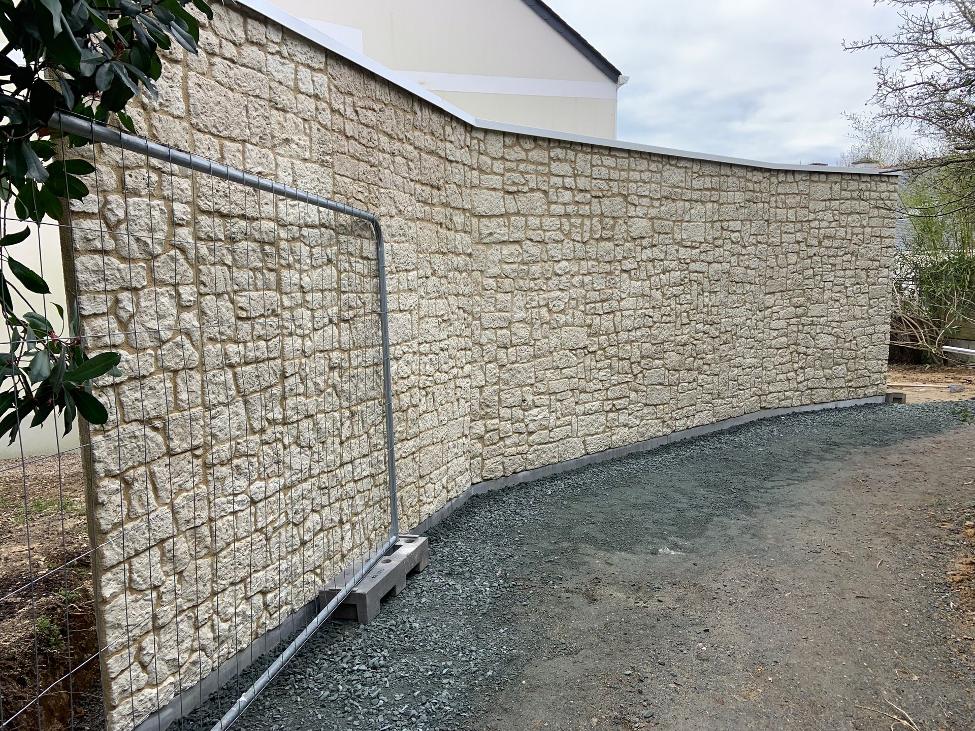 Création d'un muret en pierres