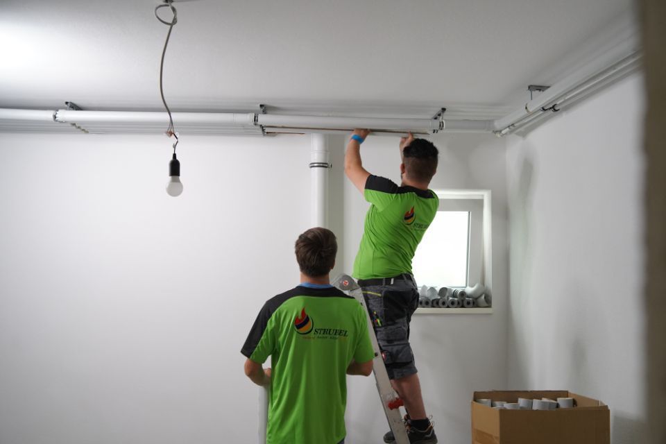 Installation von Rohren