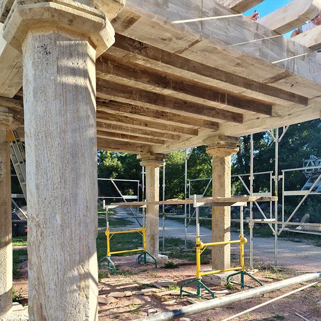 Focus sur pilotis du pigeonnier