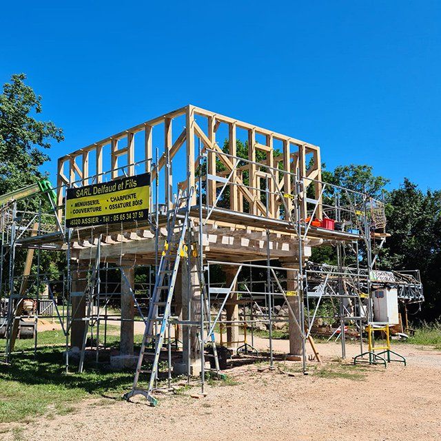 Pigeonnier en cours de montage