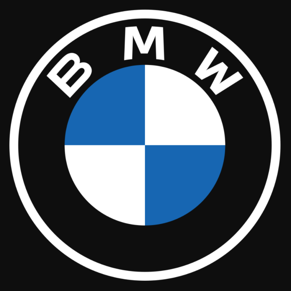 Logo BMW : quadrants bleus et blancs dans un anneau blanc, fond noir. « BMW » en blanc.