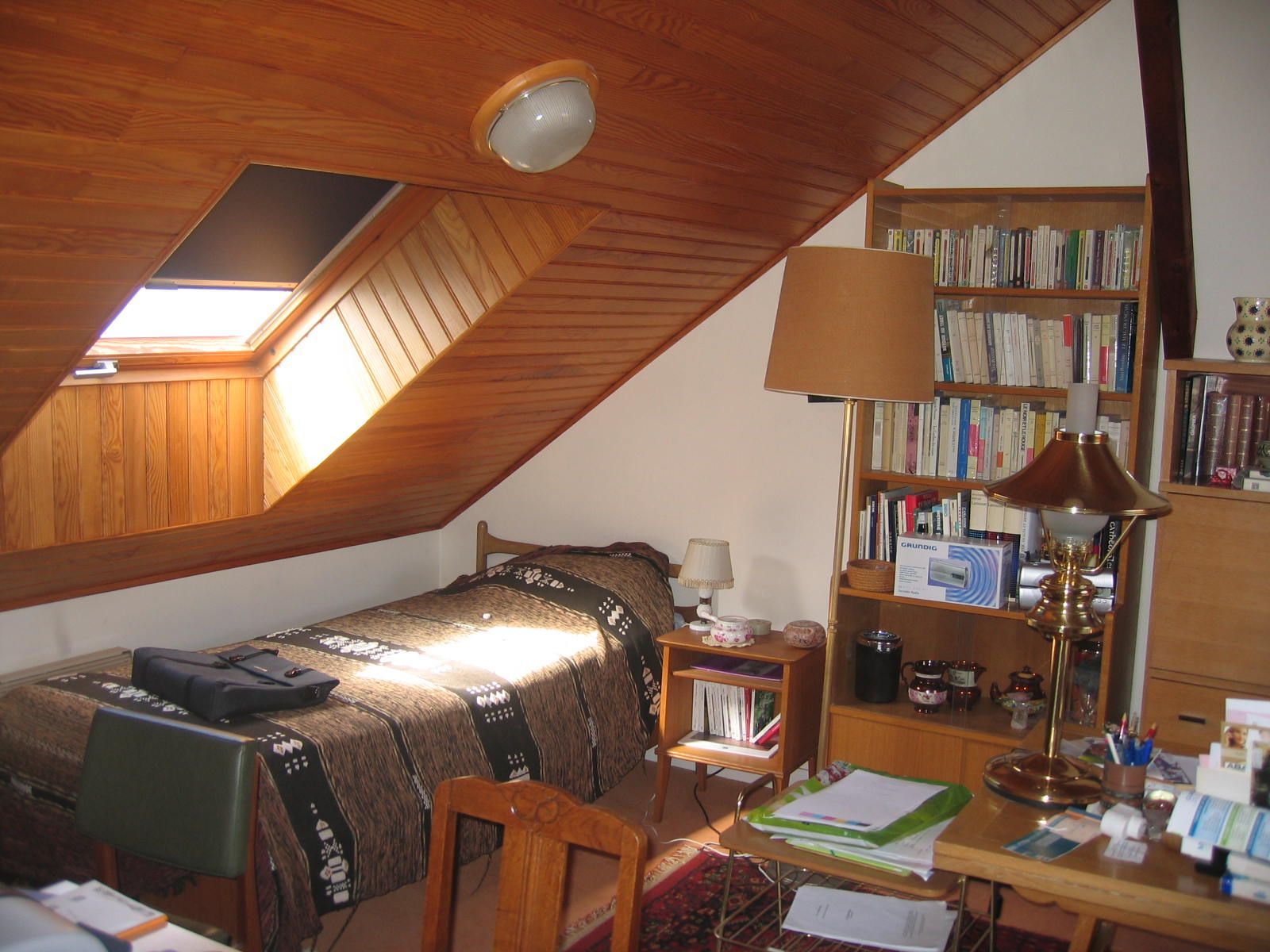 Chambre sous les combles avant rénovation