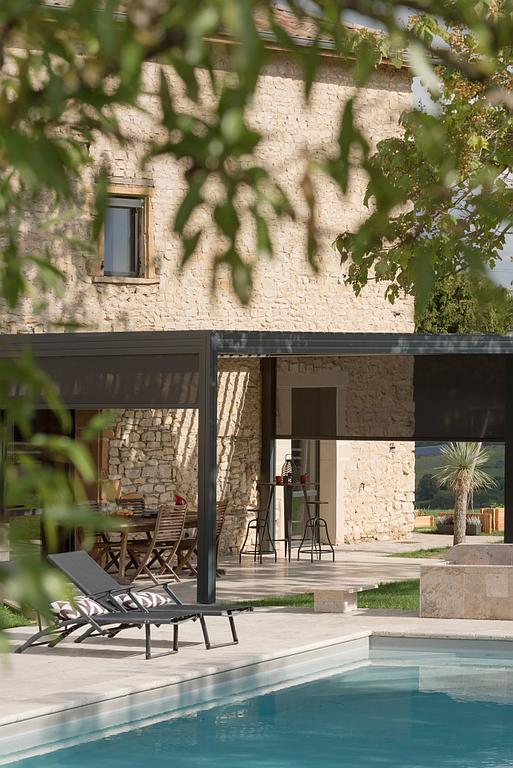Installation de pergolas à Lyon
