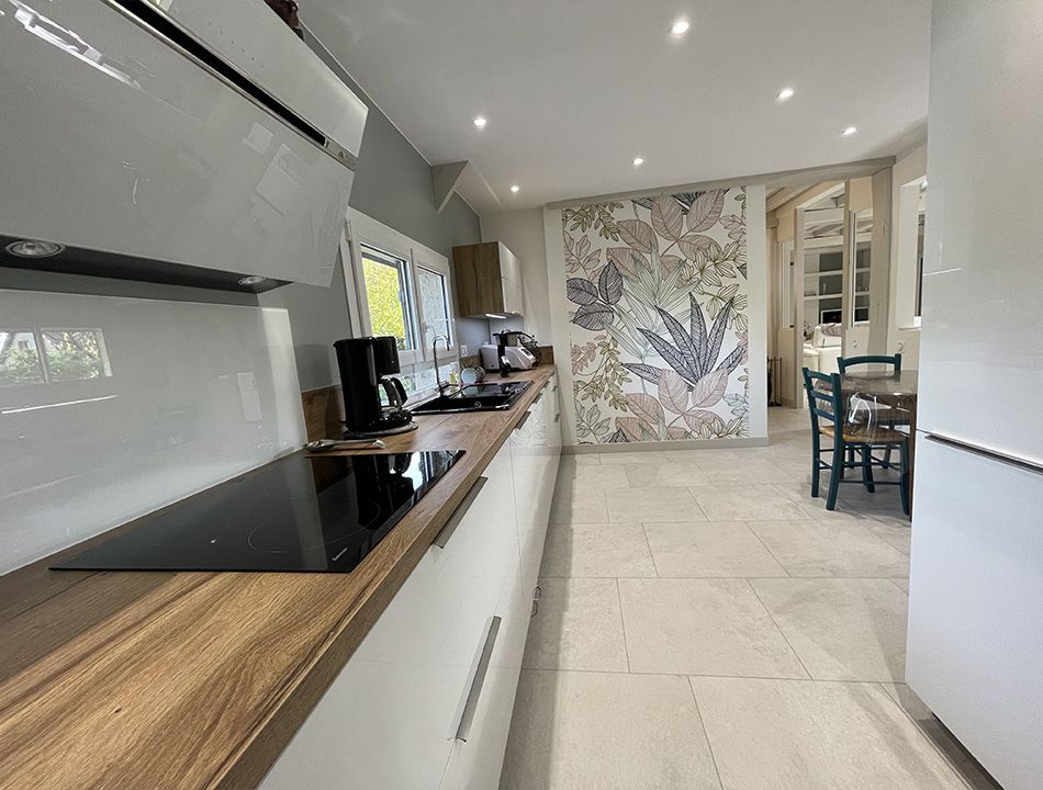 Cuisine design dont la confection est réalisée sur-mesure