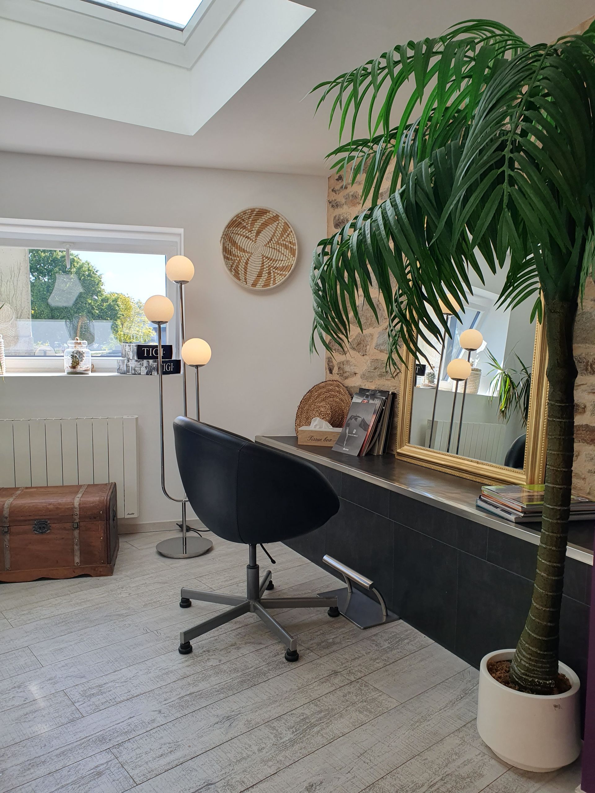 Fauteuil de coupe dans un décor jungle