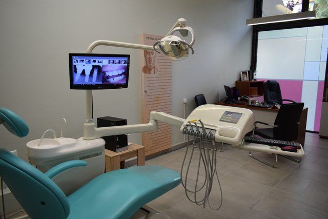 Χειρουργός Οδοντίατρος Έλενα Κόφα