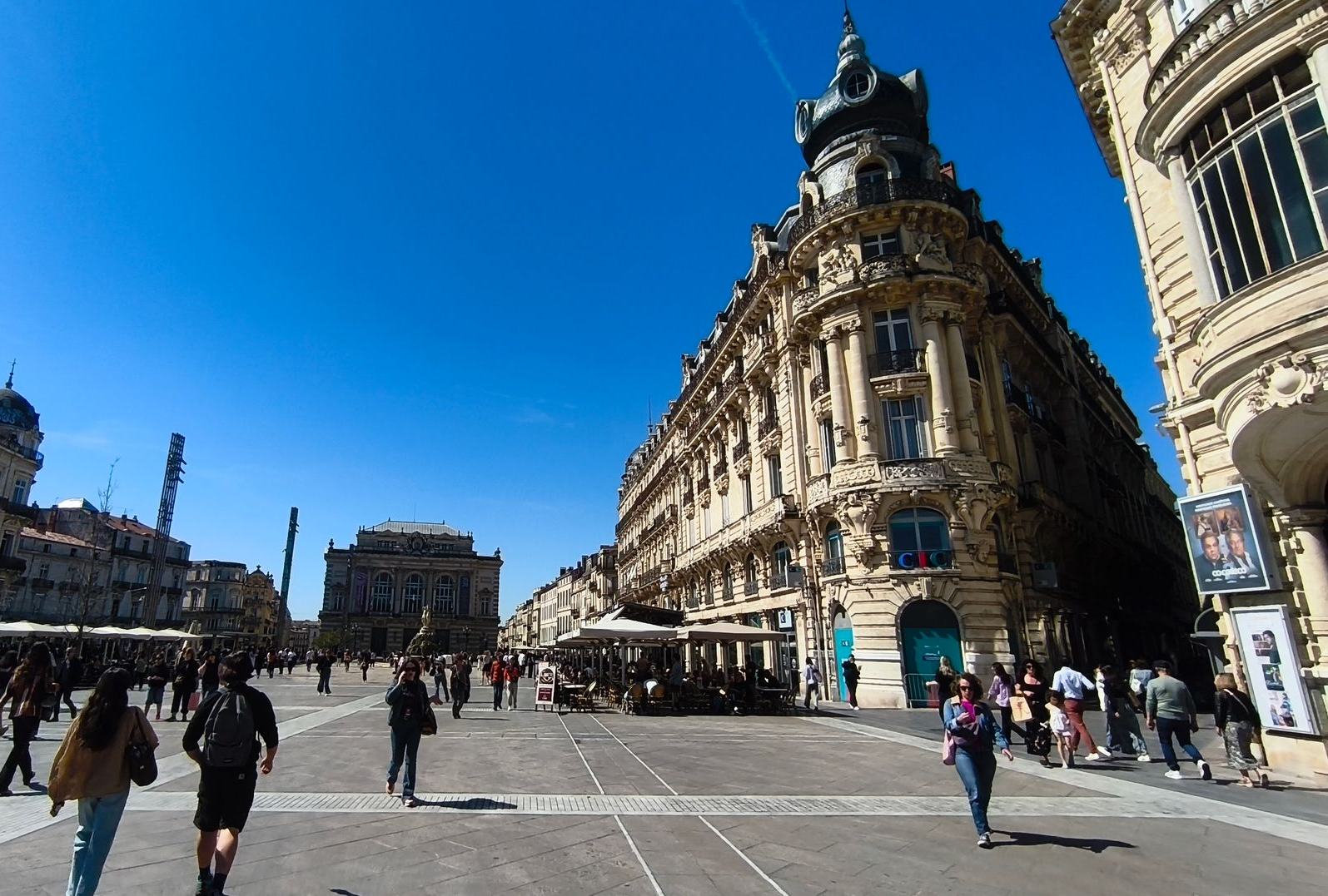 Sleep in Montpellier propose 8 appartements meublés, entièrement équipés, répartis stratégiquement dans le centre-ville et ses quartiers les mieux desservis par le tramway.