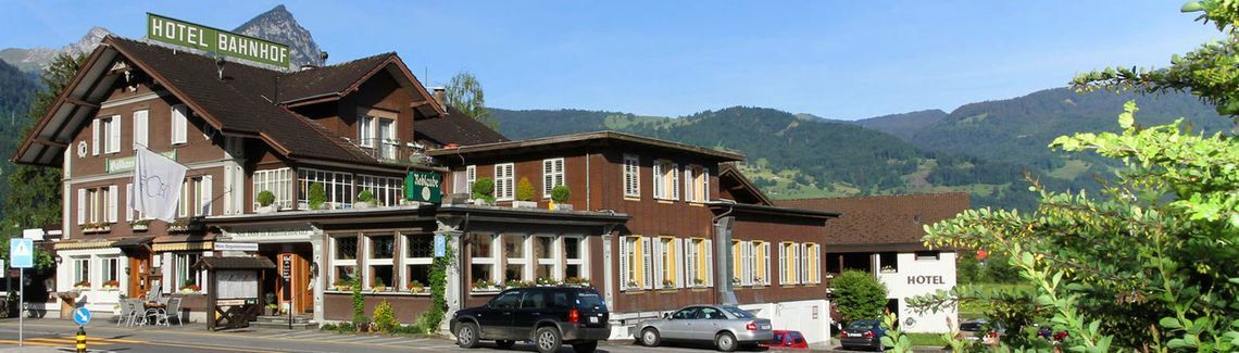 Aussenansicht des Hotel Bahnhof Giswil AG