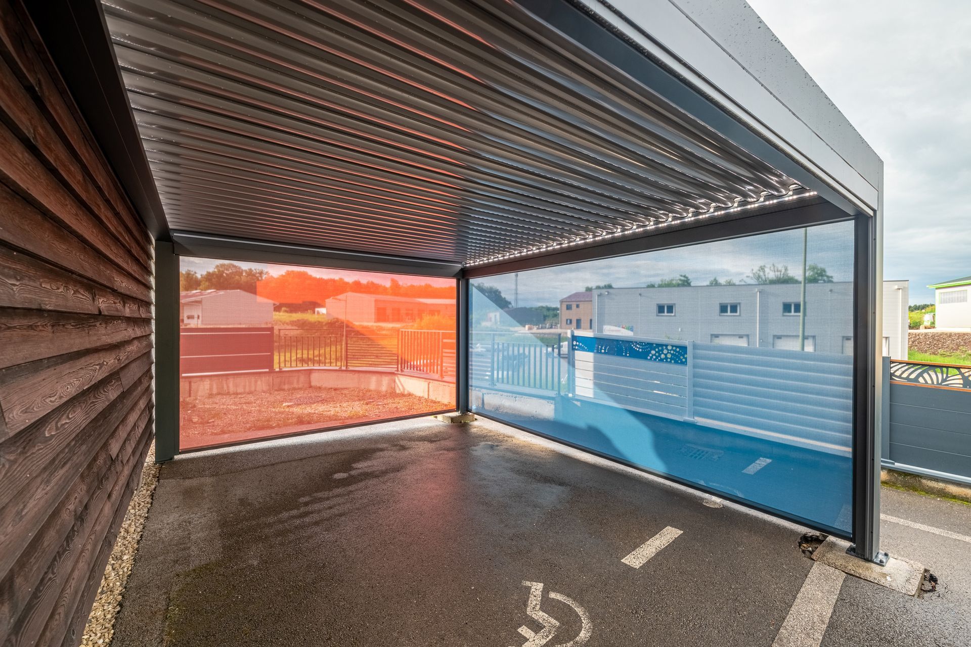 Pergola devant le magasin Bat & Mat