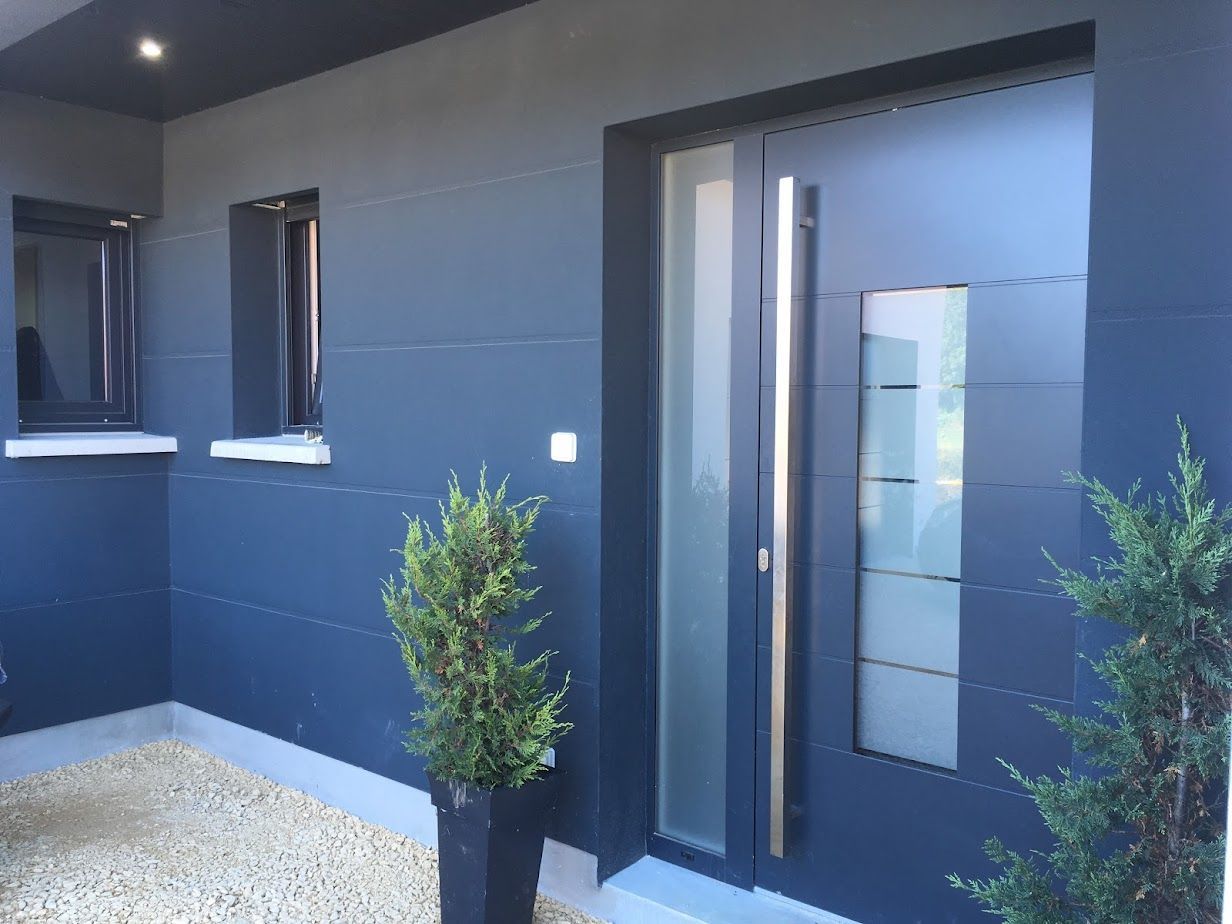 Porte d'entrée gris anthracite vue de l'extérieur