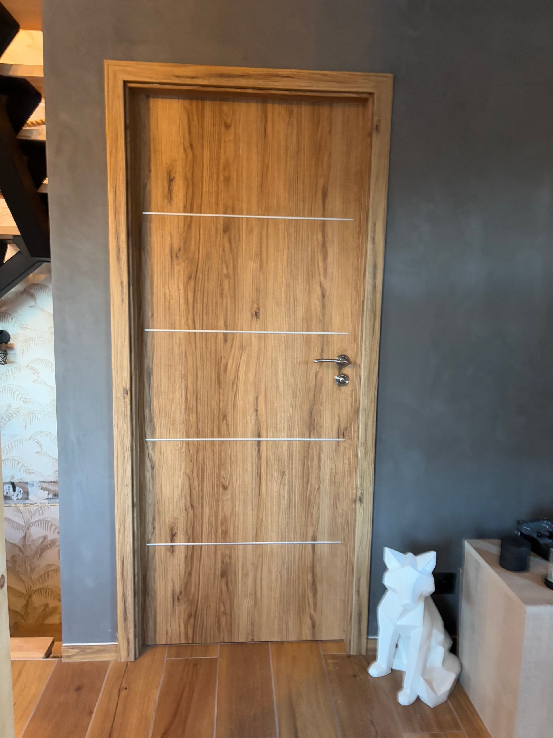 Porte Nogaro en bois.