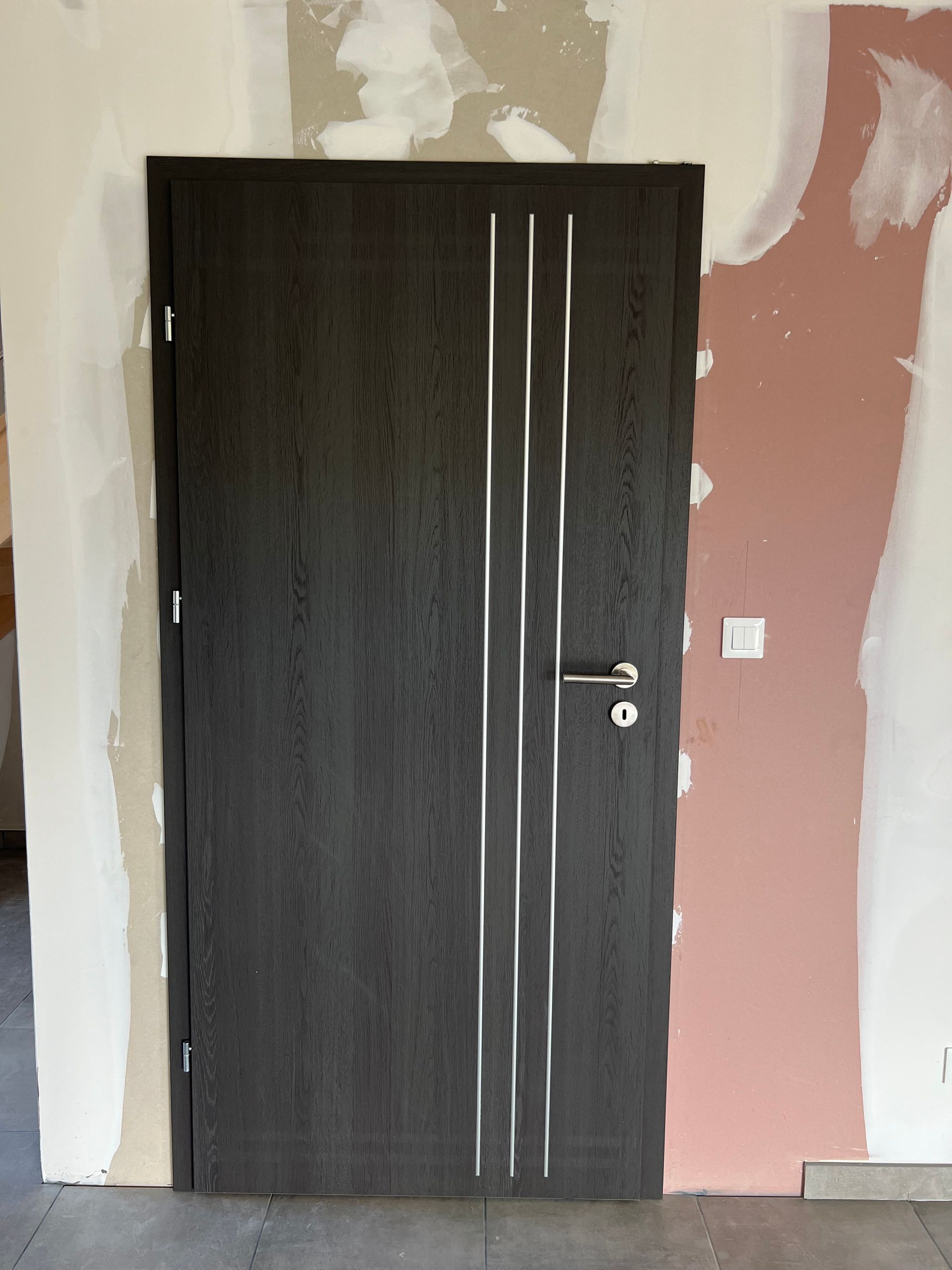 Porte intérieure noire