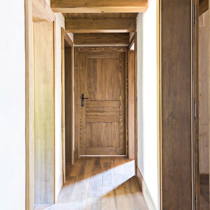 Porte sur-mesure en bois brut 2