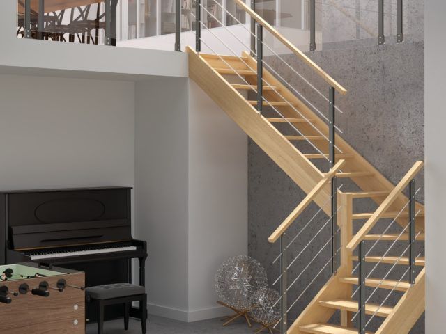 Escalier vers une mezzanine avec garde-corps