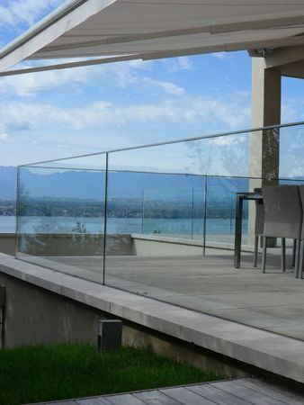 Garde-corps tout en verre