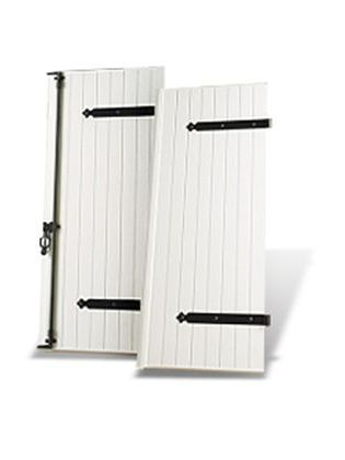 Volets battants en PVC blancs